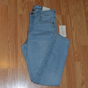 Universal Thread High Rise Skinny Crop Jeans NWT Size 25 Light Wash